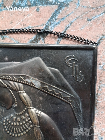 Медно пано на жена в танцова поза с  носия и бижута. , снимка 2 - Пана - 52471428