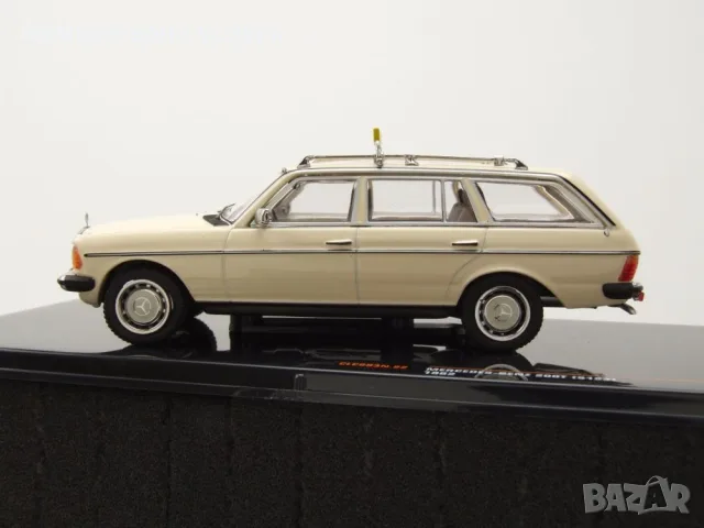 Mercedes-Benz 200 T S123 Kombi Taxi такси 1979 - мащаб 1:43 на IXO моделът е нов в PVC дисплей-кейс, снимка 3 - Колекции - 56080542