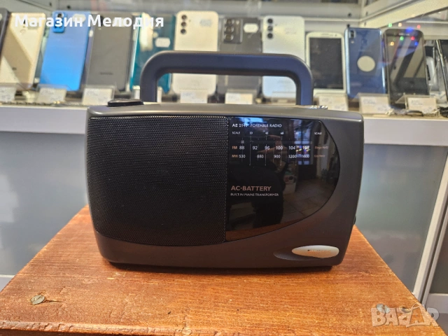 Радио Philips AE 2140  В отлично техническо и визуално състояние.