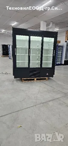 Хладилна витрина 3 врати 