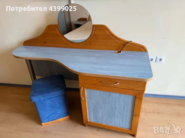 Тоалетка с огледало, снимка 2 - Тоалетки - 56311622