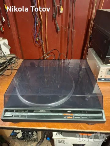 Продава се грамофон Onkyo CP-1046F. 