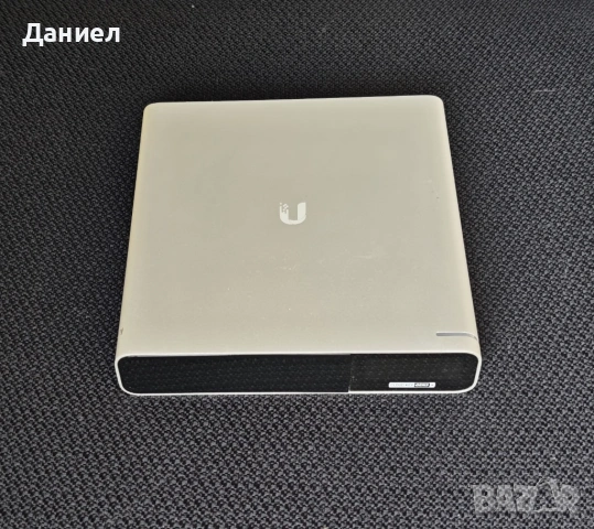 Ubiquiti UniFi Cloud Key Gen2+ (UCK-G2-PLUS) network controller, снимка 2 - Мрежови адаптери - 54230617