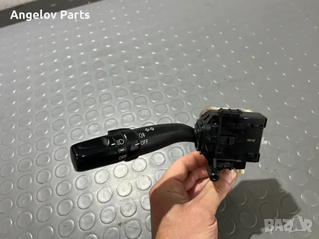 Лостчето на мигачите и фаровете за Toyota Avensis T25