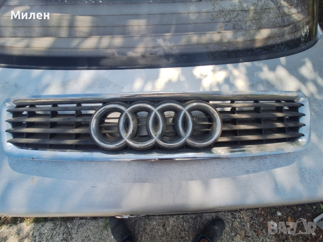 Декоративна Решетка Във Предния Капак Ауди А4 Б5 1994-2001 Година Audi A4 B5 