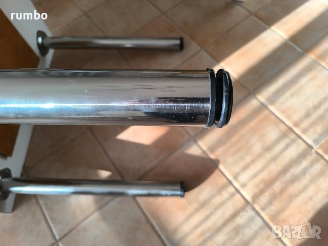 Продавам кухненска маса 90/90/730мм, снимка 5 - Маси - 53140675