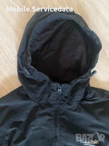 Calvin Klein Jeans Stacked Logo Windbreaker – Мъжко ветроустойчиво яке, размер S, снимка 2 - Спортни дрехи, екипи - 54084278