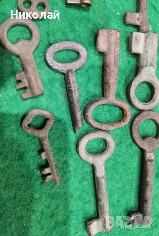 Лот стари бронзови и железни ключове, снимка 3 - Антикварни и старинни предмети - 44405655