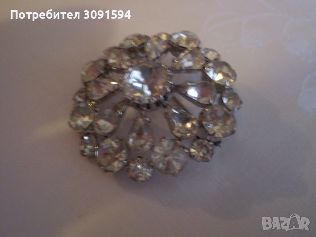 Стара брошка Чехски кристал , снимка 1 - Други - 38754456