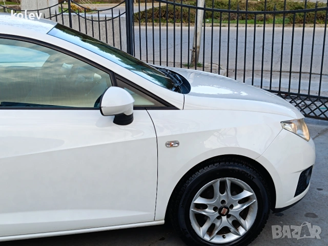 Seat Ibiza Sport Coupe 1.6 TDI, снимка 3 - Автомобили и джипове - 53053410