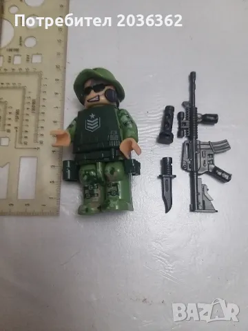 Фигурка войник.