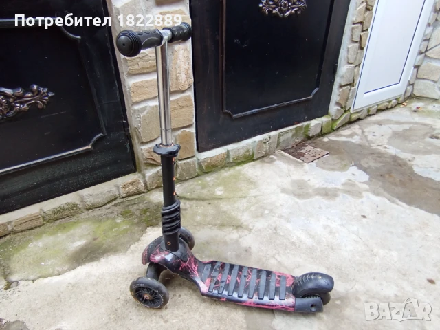 Тротинетка, снимка 2 - Детски велосипеди, триколки и коли - 51202687