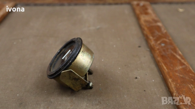 Стар манометър за масло на стара руска кола, снимка 2 - Аксесоари и консумативи - 54340083