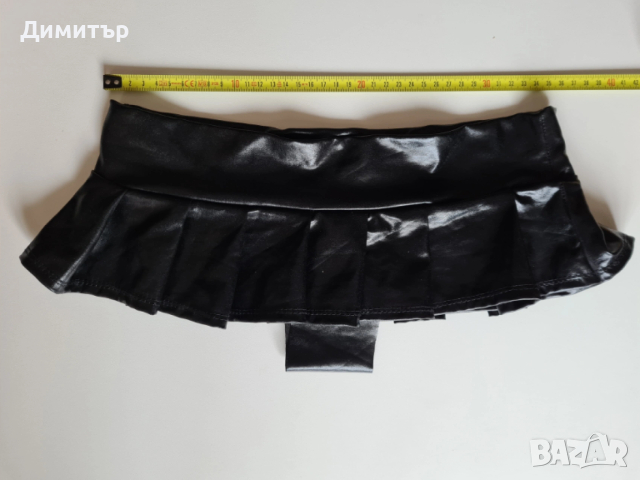 Еластична мини пола от лъскава материя