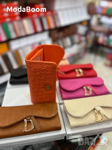 Dior дамски портмонета с кутия , снимка 3 - Портфейли, портмонета - 48132006