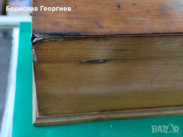 Стара дървена кутия с ключ, снимка 6 - Антикварни и старинни предмети - 53970610