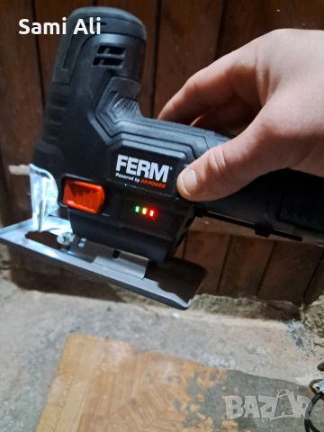 Чисто нов Акумулаторен прободен трион (Зеге) FERM 12V + Батерия и Ножове, снимка 2 - Други инструменти - 53982599