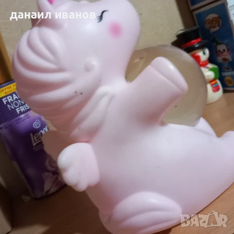 Розов LED светлини носорог