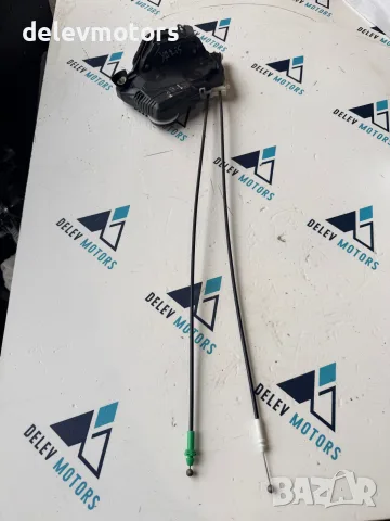 690400D520 предна лява брава от Toyota Yaris P13, 1.0i