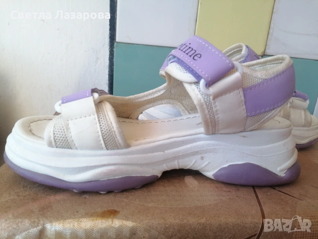 Обувки , снимка 2 - Дамски ежедневни обувки - 54340124