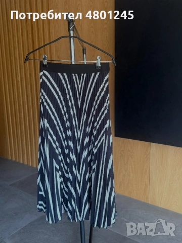 Плисирана пола H&M с геометричен принт