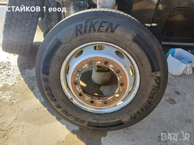 2 броя гуми с джанти 315/70/22.5, снимка 3 - Гуми и джанти - 52386195