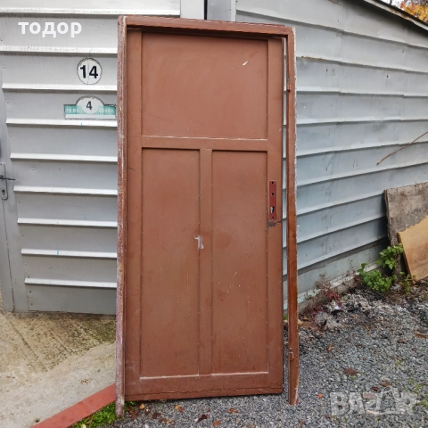 Метална врата 