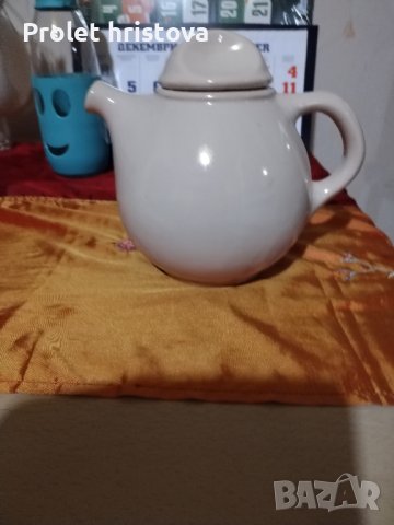 Порцеланов чайник, снимка 2 - Сервизи - 39479344
