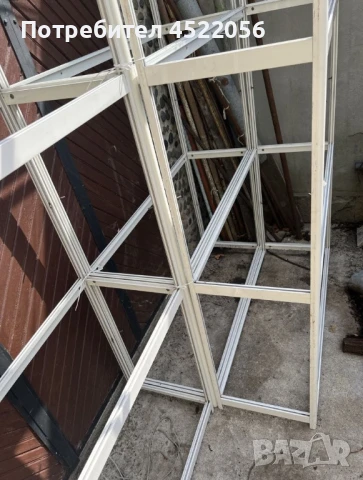 Алуминиеви рафтове със стъкла, снимка 3 - Стелажи и щандове - 50895350