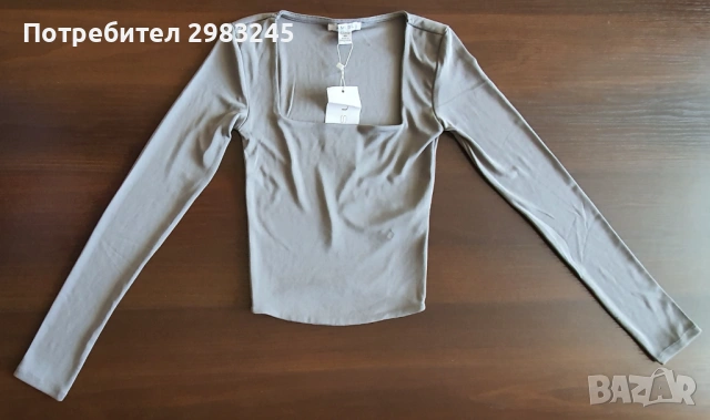 Дамска блуза с дълги ръкави и дълбоко деколте