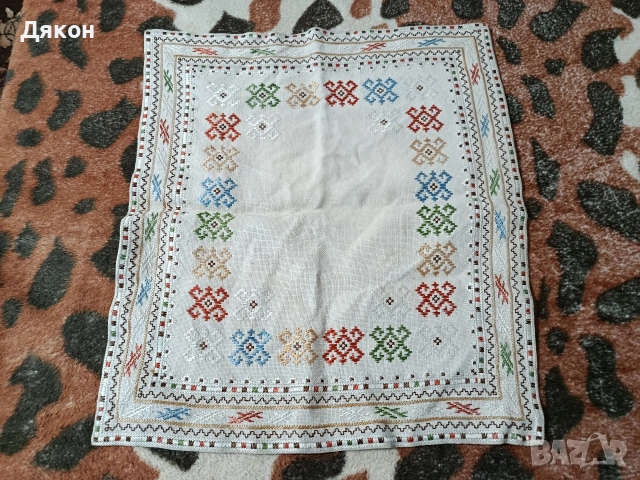 Бродирано разноцветно каренце