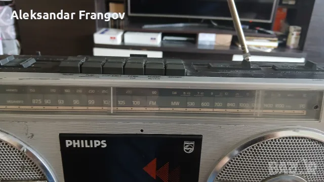 PHILIPS D 8054 стерео радиокасетофон , снимка 2 - Радиокасетофони, транзистори - 56084440