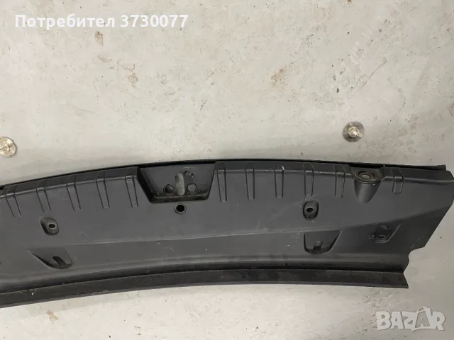 BMW F06 F12 F13 багажник декоративна пластмаса към задна броня, снимка 2 - Части - 48637652