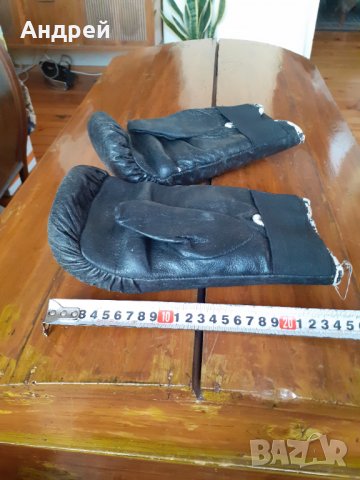 Стари боксови,спаринг ръкавици #2, снимка 5 - Други ценни предмети - 31567144