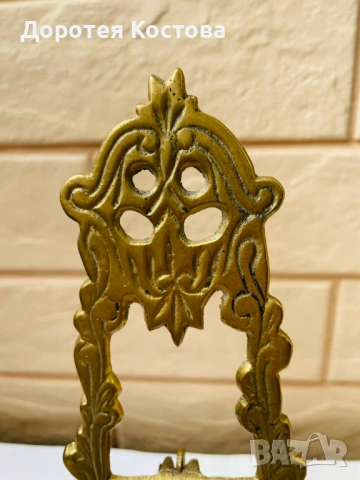 Красива месингова поставка от Англия за чиния, снимка 2 - Антикварни и старинни предмети - 53291149