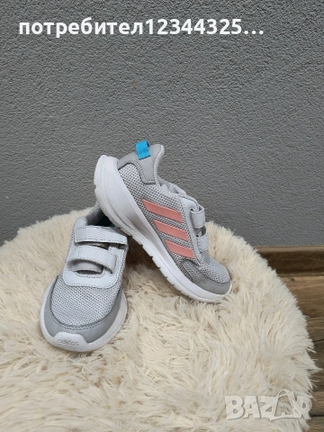 Детски маратонки за момиче Адидас , снимка 2 - Детски маратонки - 52640977