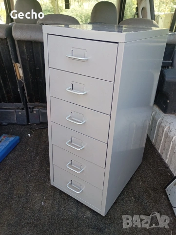 Метален шкаф с 6 чекмеджета 