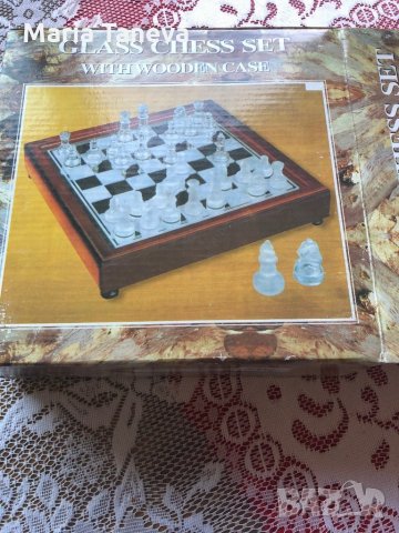 Луксозен шах със стъклени фигури, снимка 2 - Шах и табла - 29645229
