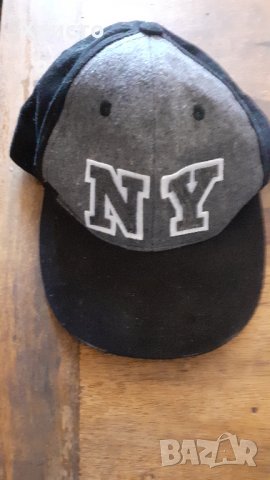 шапка детска с козирка, уникална, маняшка Ню Йорк, снимка 7 - Шапки, шалове и ръкавици - 27593042