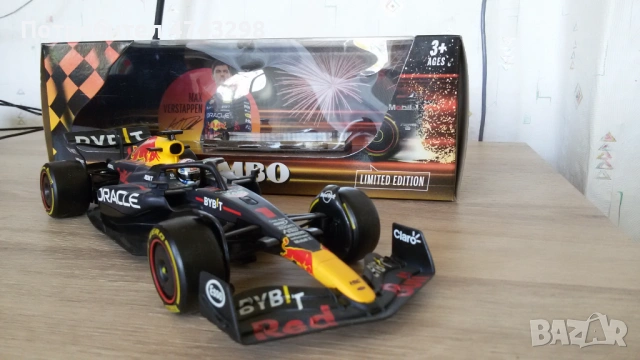 Модел на Red Bull Racing на Макс Верстапен - Сезон 2023 - Burago 1:24, снимка 8 - Колекции - 54221444