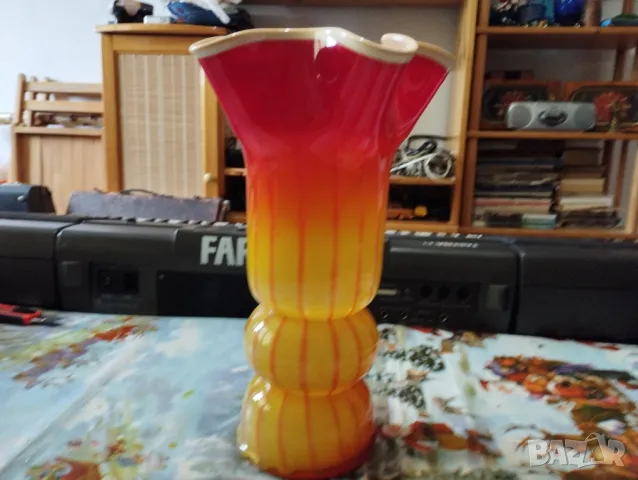 Авторска Ваза  ,, Червен Май".СССР 60години