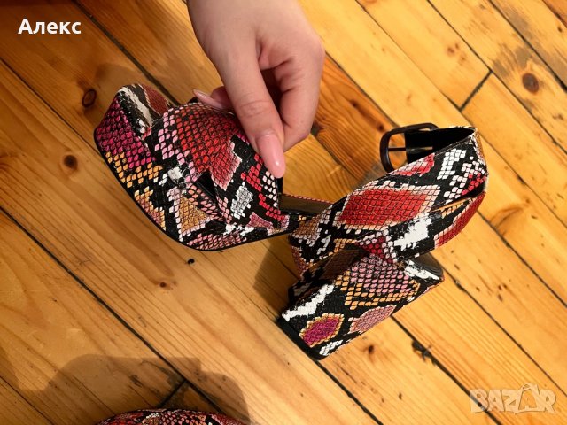 Обувки с ток Bershka, снимка 6 - Дамски обувки на ток - 35609756