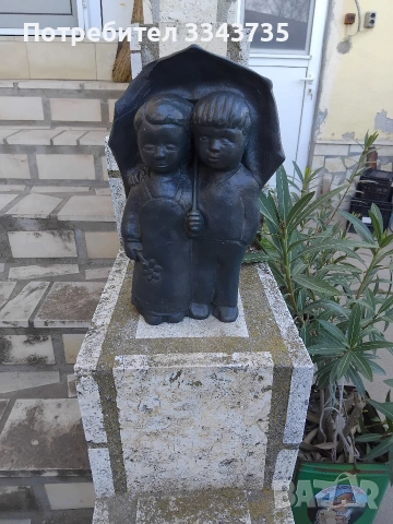 Статуетка момче и момиче.