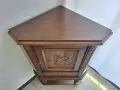 Винтидж ъглов шкаф с богата дърворезба , снимка 8