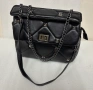 Дамска чанта - черна с капси, снимка 1
