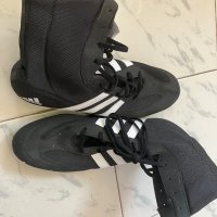 Спортни обувки adidas, снимка 1 - Спортни обувки - 37566705