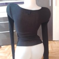 Черна блуза интересен модел, снимка 4 - Блузи с дълъг ръкав и пуловери - 42909698