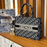 Дамски чанти Christian Dior , снимка 2 - Чанти - 42872296