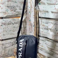 Мъжка чанта Tommy Hilfiger /Prada, снимка 1 - Чанти - 44594318