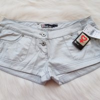 Нови сребристи къси панталони размер Л , снимка 10 - Къси панталони и бермуди - 29307965